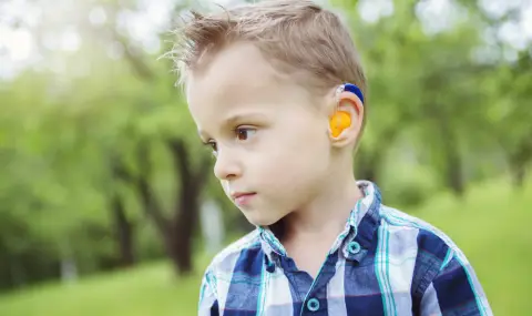 Глухо дете вече чува след новаторско лечение - 1