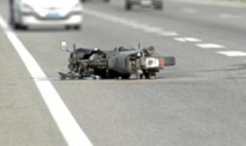 17-годишен моторист без книжка в кома след катастрофа - 1