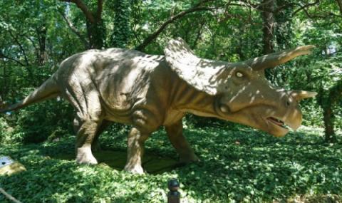 Динозаври в Морската градина във Варна - 1