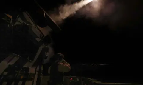 САЩ свалиха 28 дрона на хусите над Червено море - 1