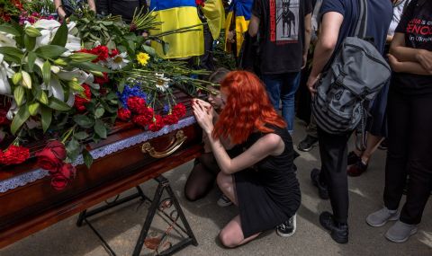 Руските терористи са убили 430 деца в Украйна - 1
