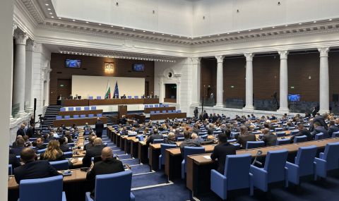 Започват дебатите по вота на недоверие към правителството на Денков - 1