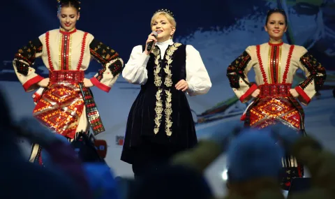 Николина Чакърдъкова празнува рожден ден - 1