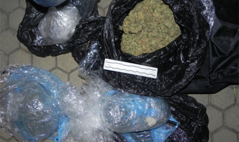 Полицаи осуетиха сделка с наркотици - 1