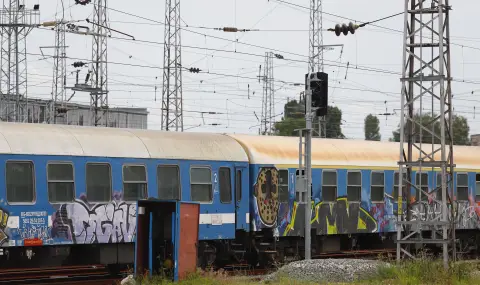 БДЖ осигурява над 6000 допълнителни места за пътуване по Коледа и Нова година