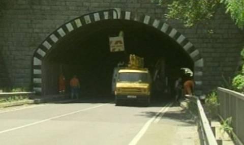 Катастрофа в тунел „Железница” задръсти пътя за Гърция - 1