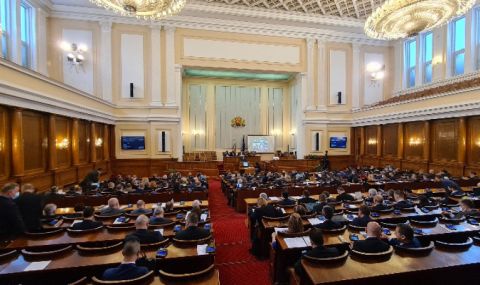 Парламентът прие на второ четене промени в няколко закона - 1