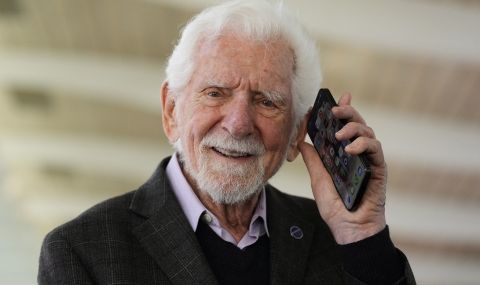 50 години от първото обаждане по мобилен телефон - 1