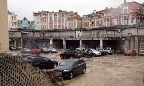 Собственик на терен от 893 кв. м. в района на "Дупката" в центъра на Варна поиска замяна - 1