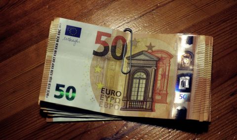 ЕК: България все още не изпълнява условията за приемане на еврото - 1
