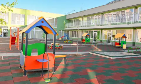 Заради забравена отключена врата: Двегодишно дете избяга от детска градина в Бургас - 1