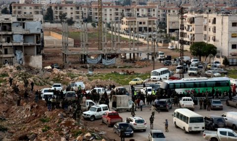 Израелско нападение извади от строя летището в сирийския град Алепо - 1
