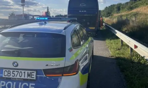 Полицаи спасиха деца от аварирал автобус на магистрала „Тракия“ - 1