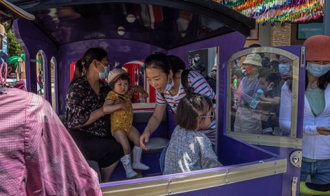 Далеч от Китай, младите уйгури искат да съхранят езика си - 1