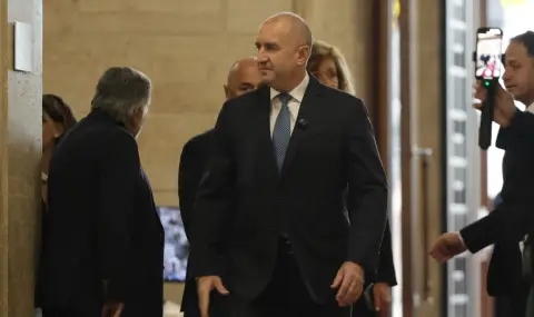 Журналист: Ако Радев запази сегашния си стил, то НС ще е кукла на конци, по-лошо от парламента–гумен печат при ГЕРБ