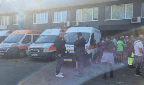 Фелдшери и шофьори на линейки в Бургас заплашиха с оставки - 1