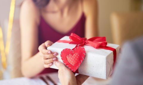 Българските търговци изброиха най-желаните подаръци за Св. Валентин - 1