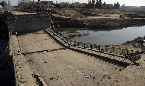 ИД взриви всички мостове в центъра на Мосул  - 1