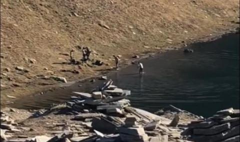 Мъже отново се къпаха в Рилските езера ВИДЕО - 1