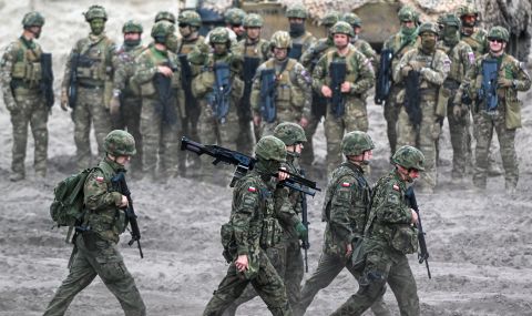 Съседски удар в гърба: Полша и Унгария предявиха претенции към Украйна - 1