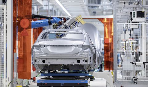 Mercedes спря производството на S-Klasse, E-Klasse и EQS - 1