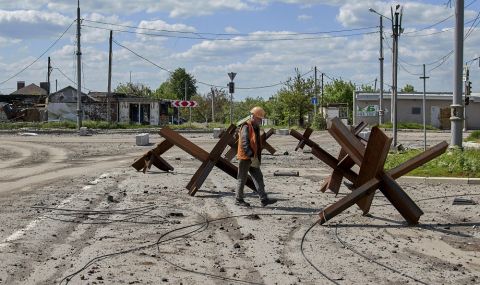 Бойните действия в Южна и Източна Украйна не стихват - 1