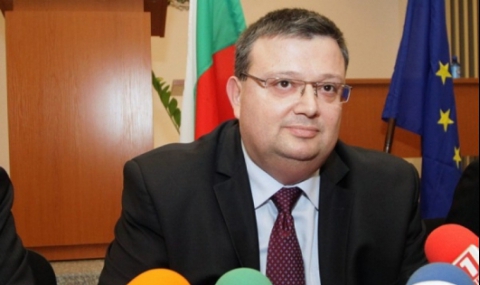 Цацаров поиска имунитетите на петима депутати - 1