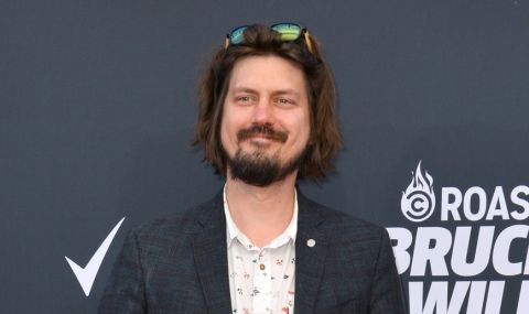 На 42 години внезапно умря известен комик - 1