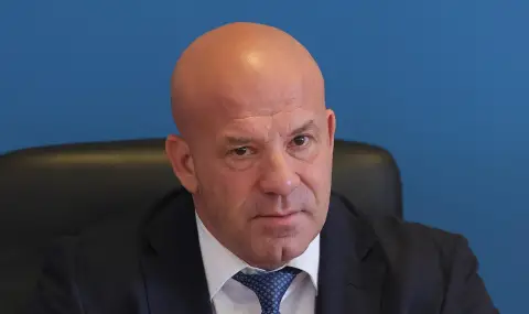 Министър Керязов: "Със сигурност България трябва да има нов модерен национален стадион, но това подлежи на анализи" - 1