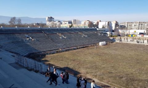 Стартира поставянето на тревното покритие на стадион „Христо Ботев“ в Пловдив - 1