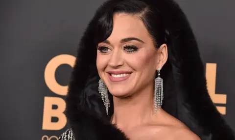 Кейти Пери се отърва на косъм от падане от летящ реквизит (ВИДЕО) - 1