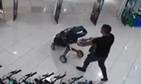 Нагла кражба на детска количка от мол (ВИДЕО) - 1
