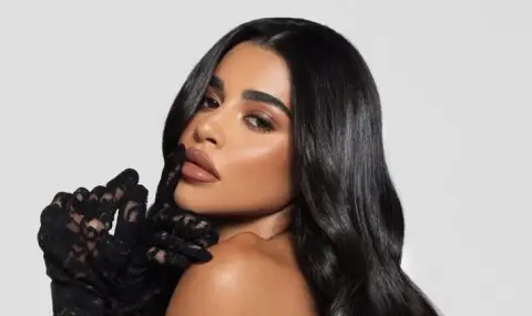 Джигит на пътя заплашил поп фолк певица с пистолет - 1