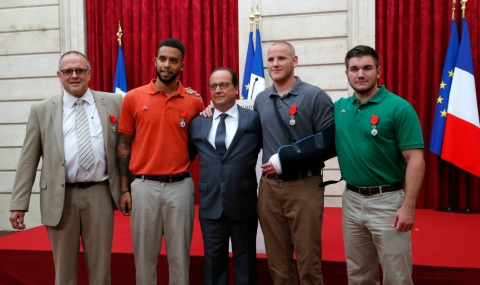 Оланд награди героите, обезвредили мароканеца - 1
