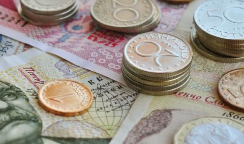 Служители от ресторанти получават от държавата 24 лева за Коледа - 1