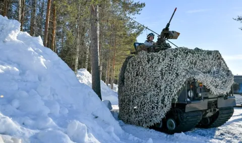 US Marines' boots fall apart during NATO Arctic exercises - 1