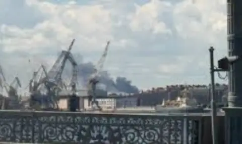 War in Ukraine: Russian strike hits weapons tanker in Chernomorsk, wave of drones hits border areas - 1