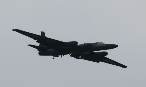 САЩ пратиха топ самолет на мисия в Европа. Това е предупреждение към Москва - 1