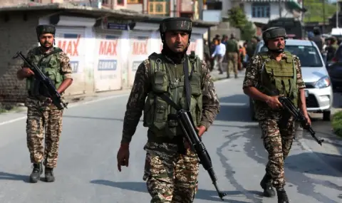 Индия се оплака: Западът подкрепя военния режим в Пакистан  - 1