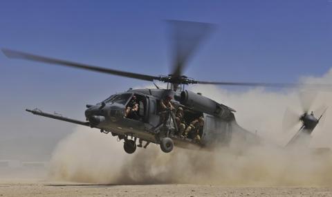 САЩ подариха на Албания бойни хеликоптери (ВИДЕО) - 1
