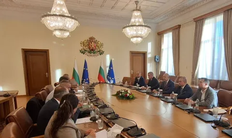 Радев: България предприема всички възможни мерки да повиши сигурността на корабоплаването в Черно море