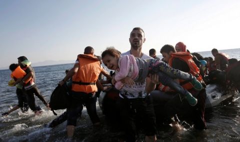 13 мигранти загинаха край бреговете на Гърция - 1