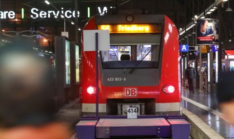 Профсъюзите и работодателите в Германия се споразумяха за увеличение на заплатите - 1