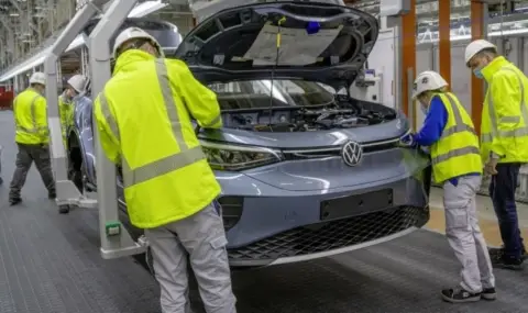 Собствениците на гиганта Volkswagen настояват за радикална чистка - 1