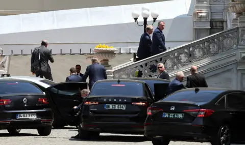 Делегациите на Русия и Украйна вече са в Истанбул - 1