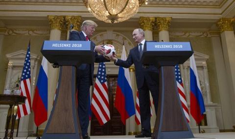 Спецслужби проверяват топката подарена на Тръмп от Путин - 1