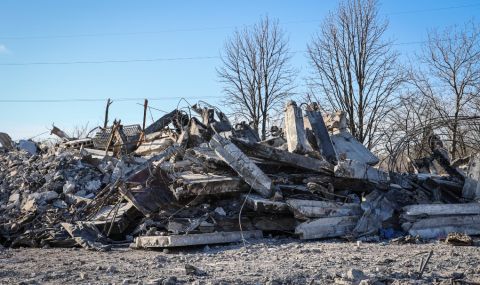 Украински ракетен обстрел срещу Макеевка предизвика множество разрушения - 1