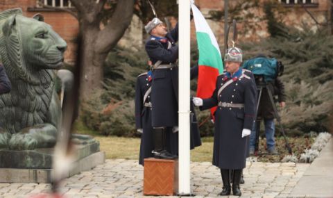 "За", "много за", или "против" Трети Март - 1