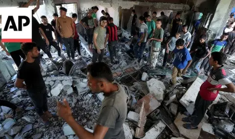 Women and children killed in Israeli strike on school converted into shelter in Gaza Strip  - 1