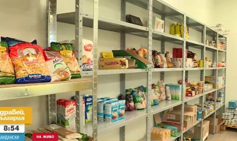 Центърът за помощ на украински бежанци в София се нуждае от хранителни продукти - 1